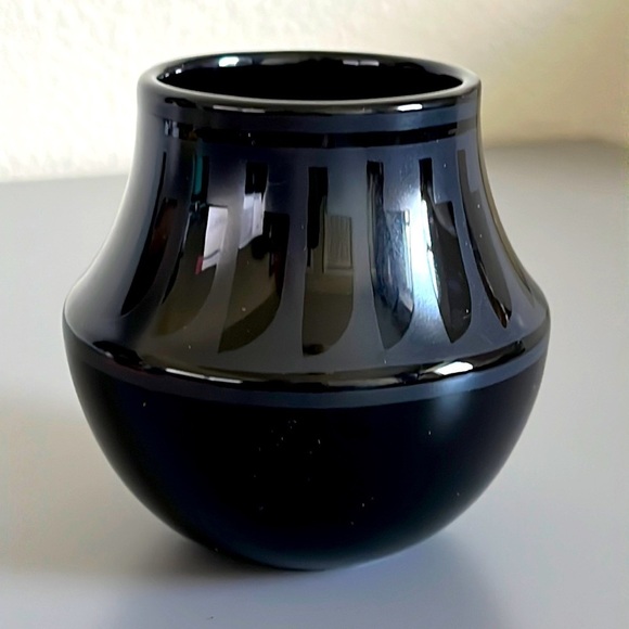 Vintage American Indian Life and Legends Collectible Vase San Ildefonso 1984 - Picture 4 of 4